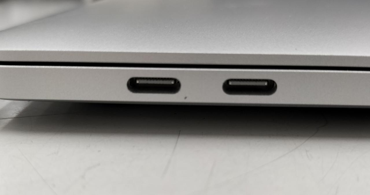 左側面インターフェース