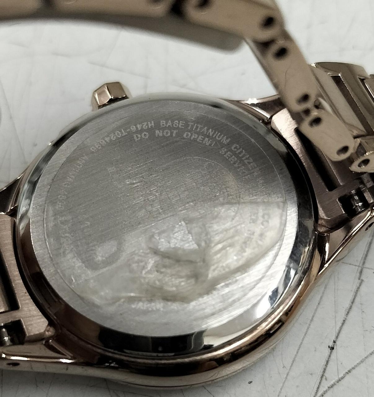 裏保護フィルム剥がれかけてます