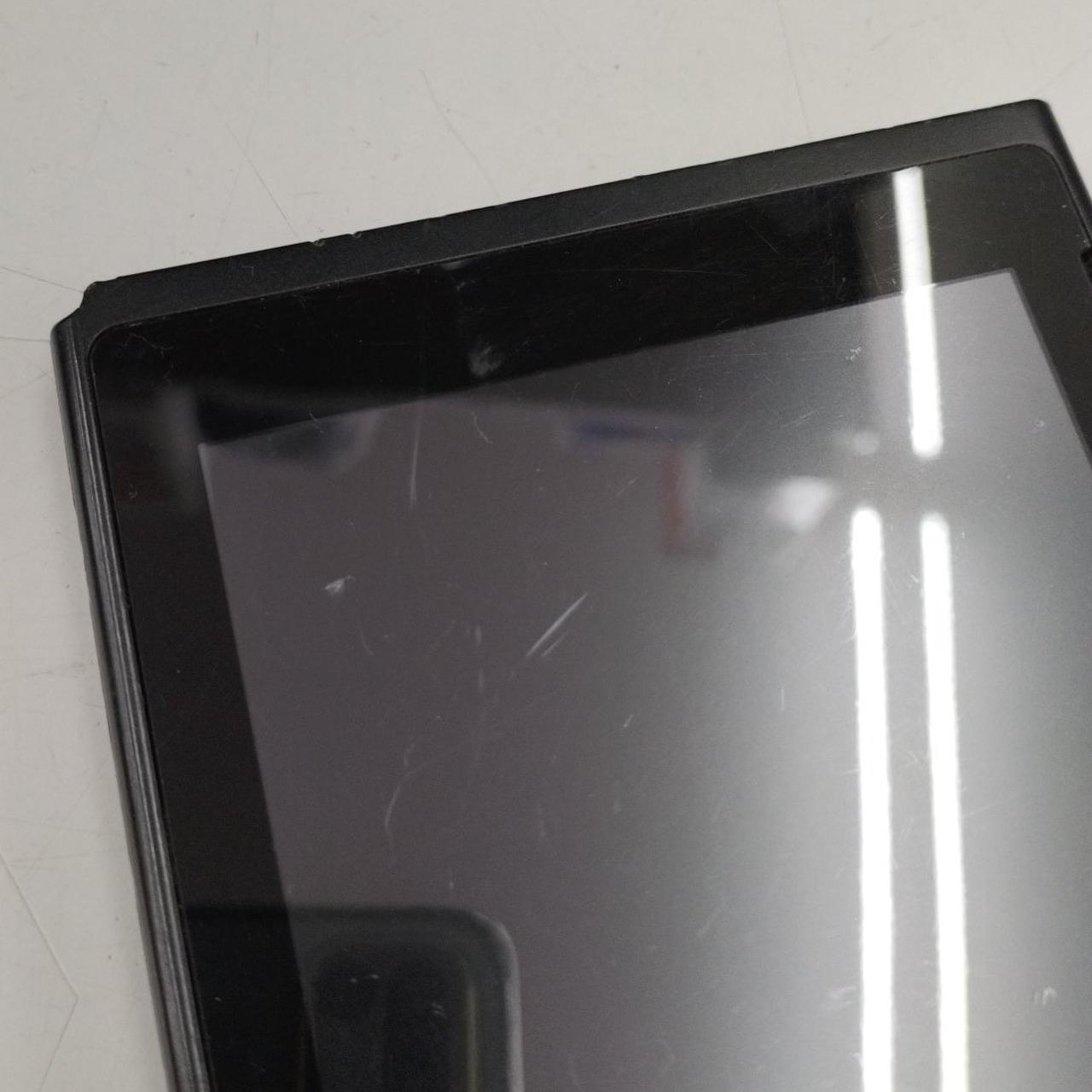 液晶キズ多々あります