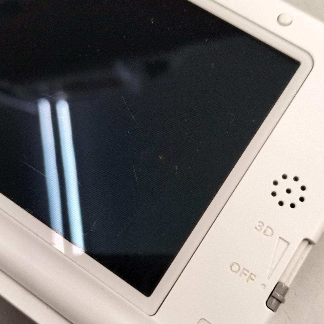 液晶上部内カビ(？)あり