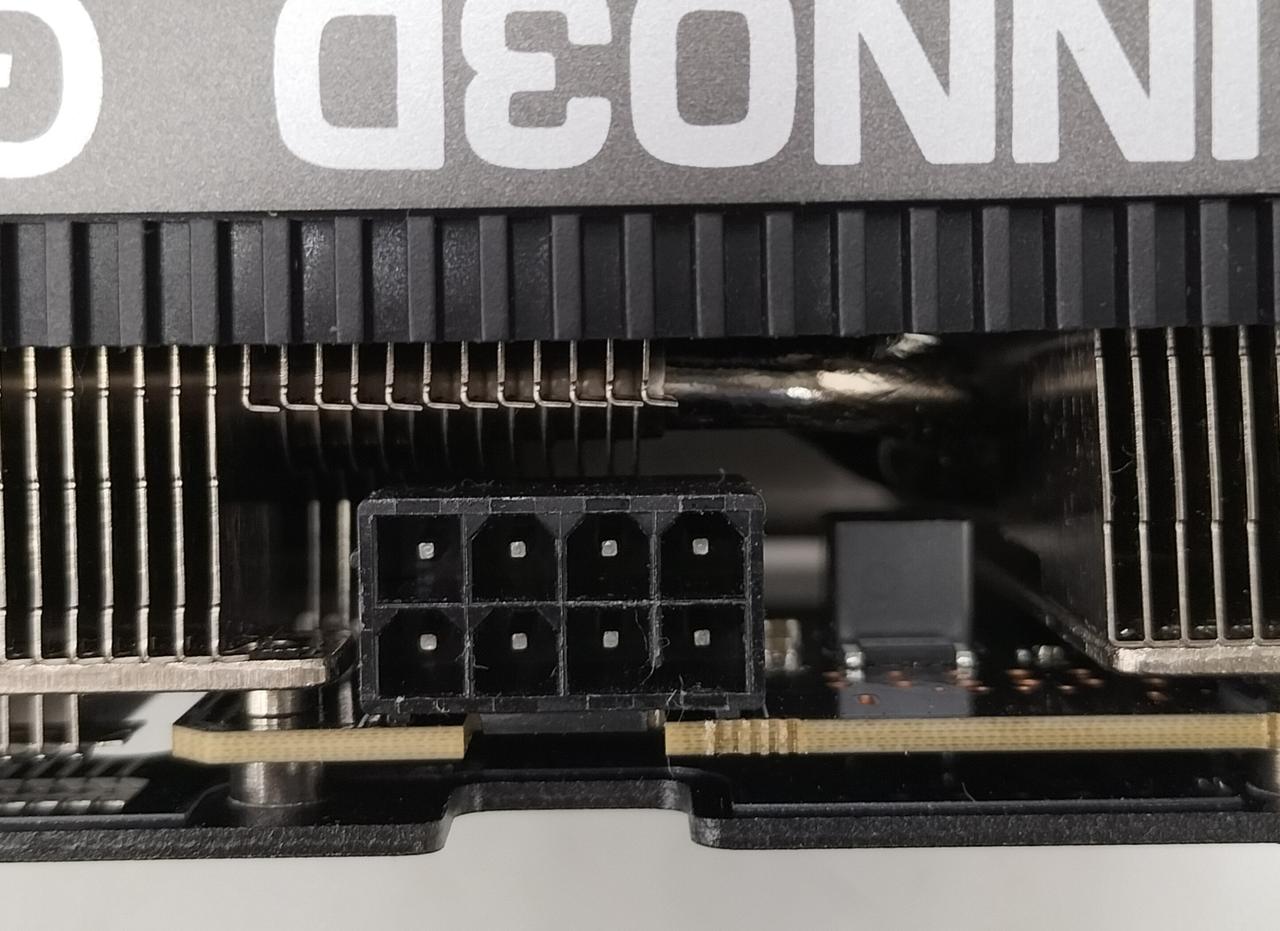 補助電源:8pin x1