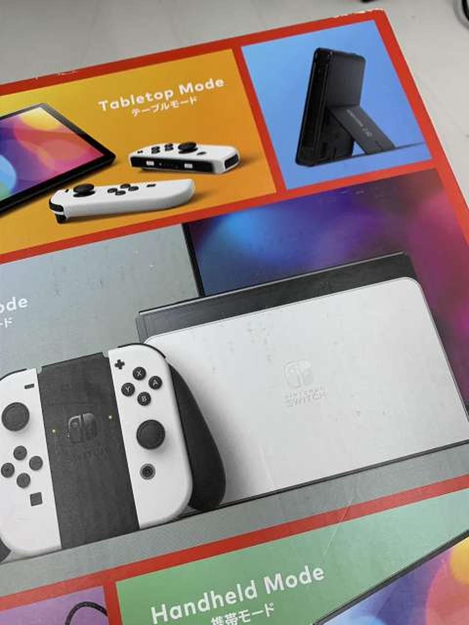 外箱にキズあります