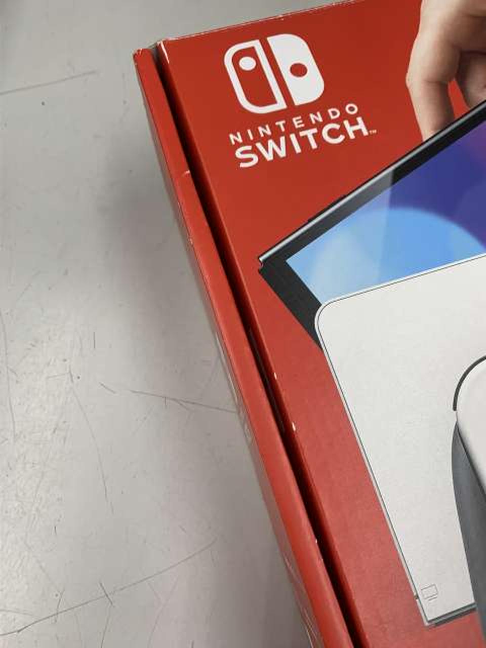 外箱にキズあります