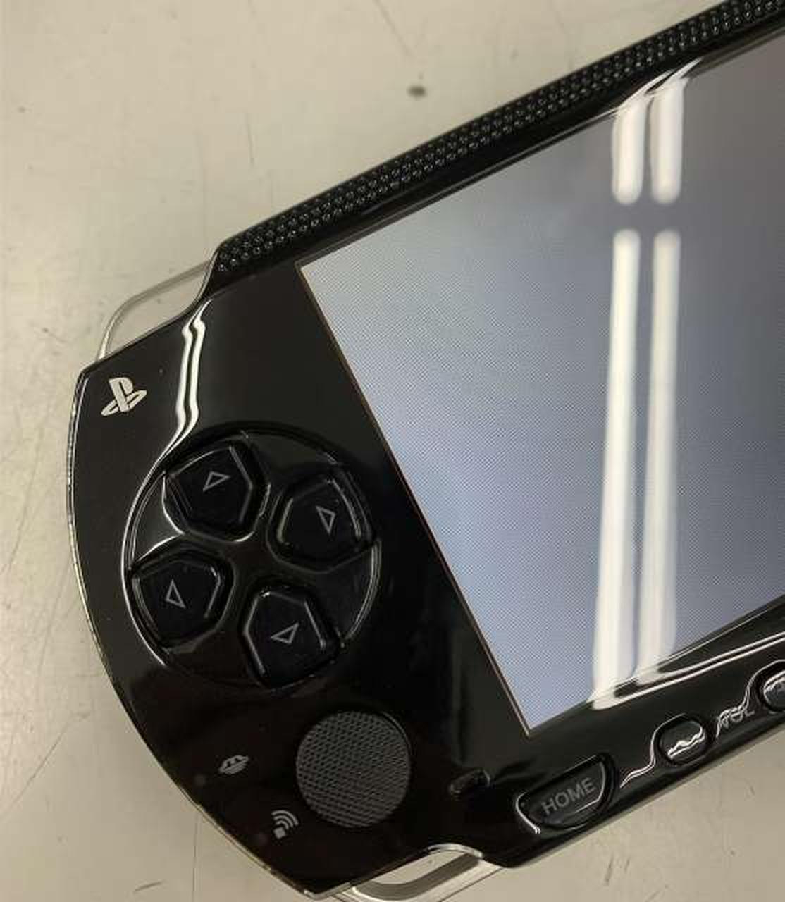 液晶にうっすら黄ばみあります。