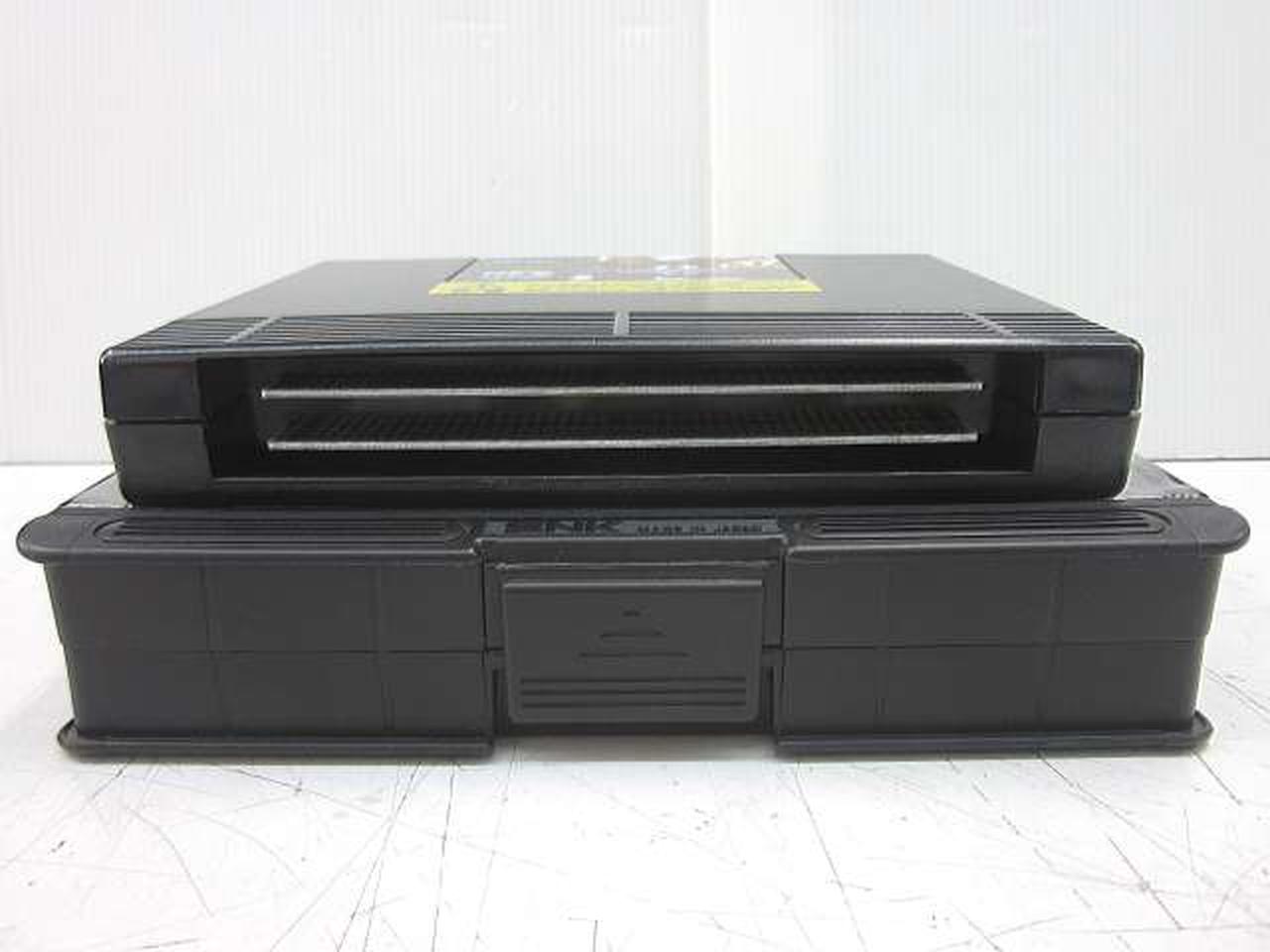 パッケージ&ソフト：開け口&端子側