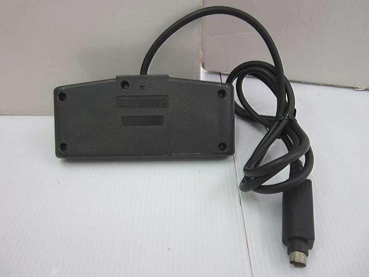 コントローラ_背面