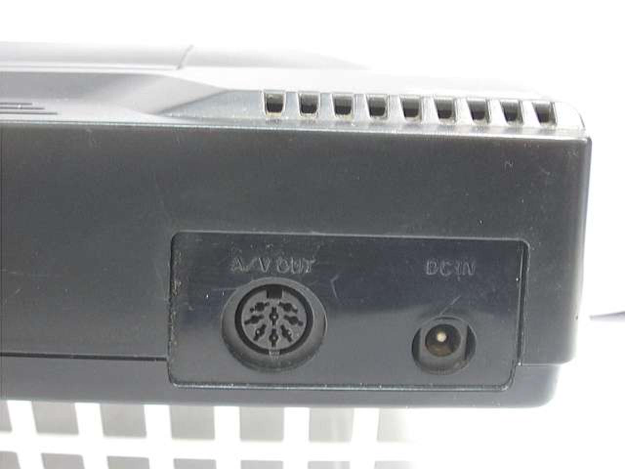 本体_後ろ_ケーブル差込口