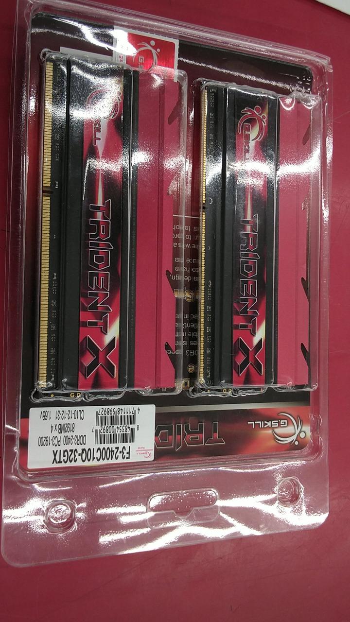 G.SKILL 型番：F3-2400C10Q-32GTX メモリーカード