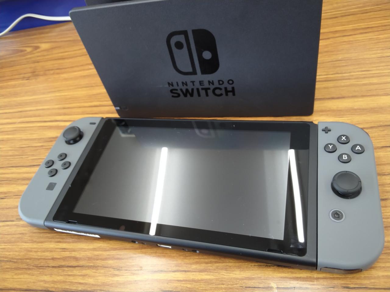 画面に細かい傷あります