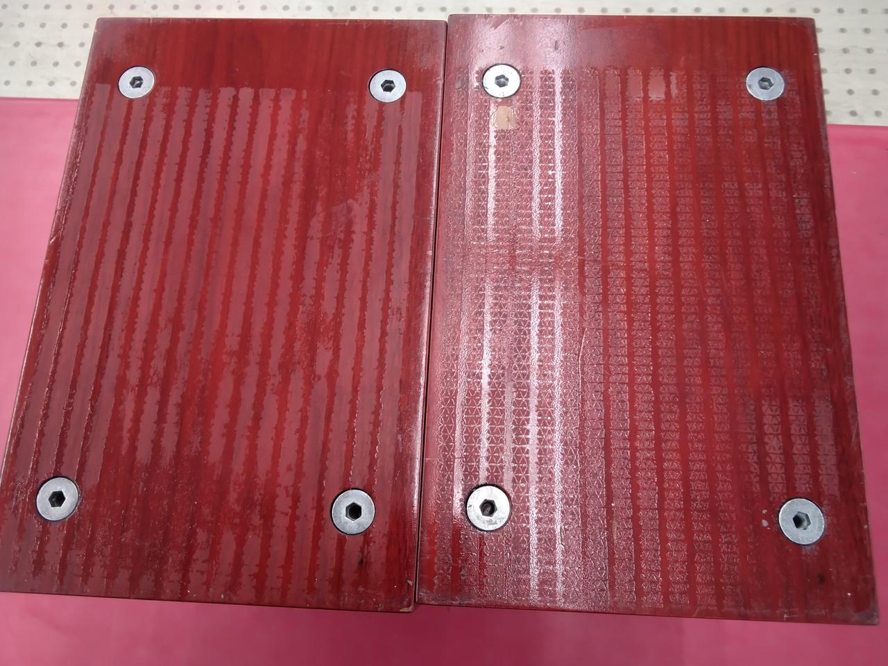 底面テープ剥がれ跡あります