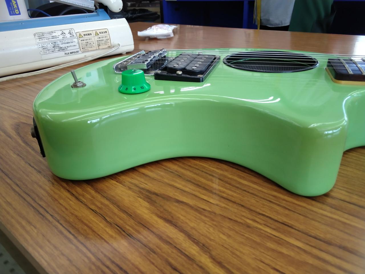 本体右側くすみあり