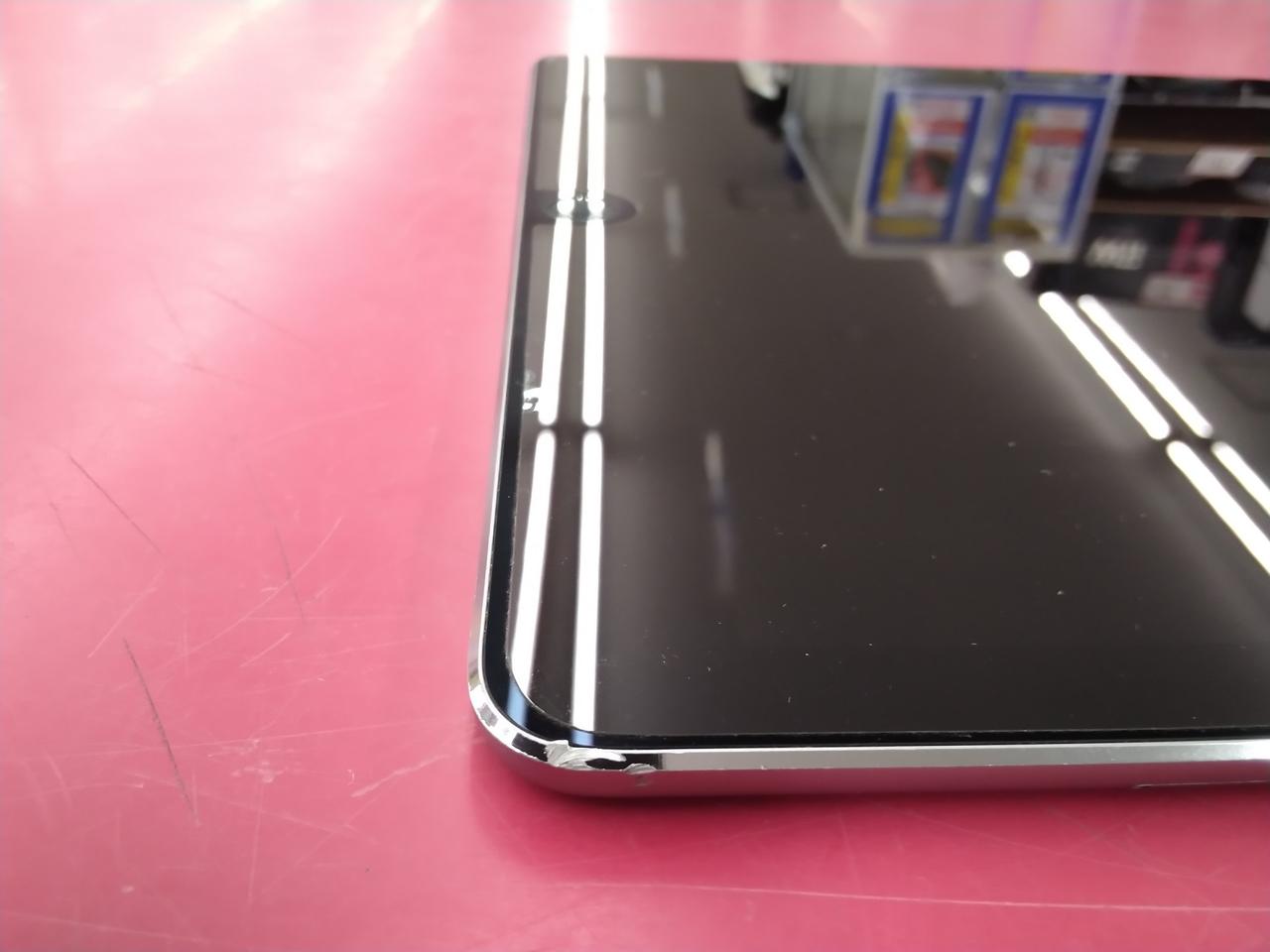 右下角キズあります