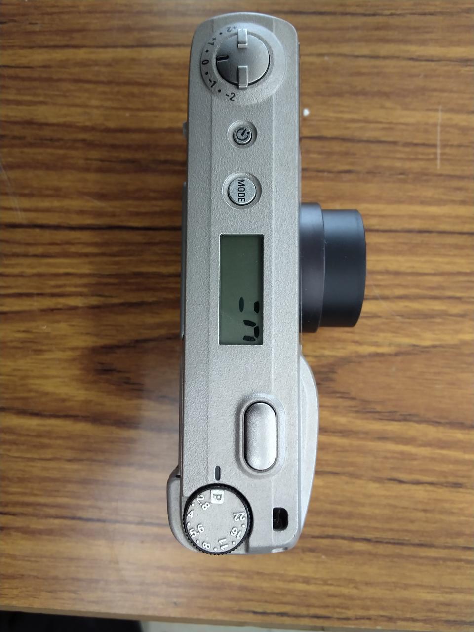 液晶とんでいます