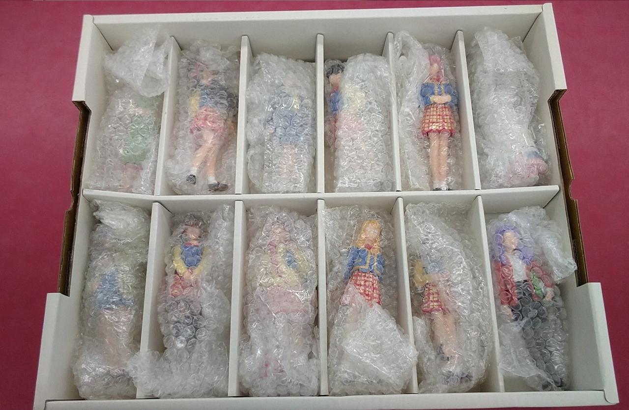 未開封品ですがベタつきあると思われます。