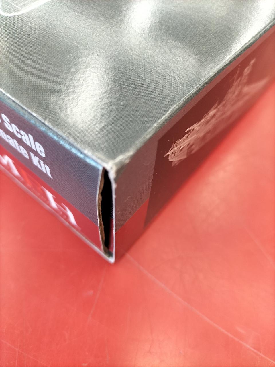 箱の角にスレあり。