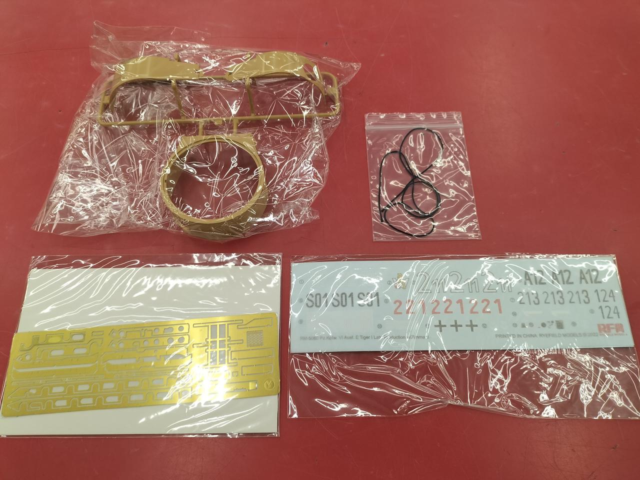 S 金属部品（Y V）デカール