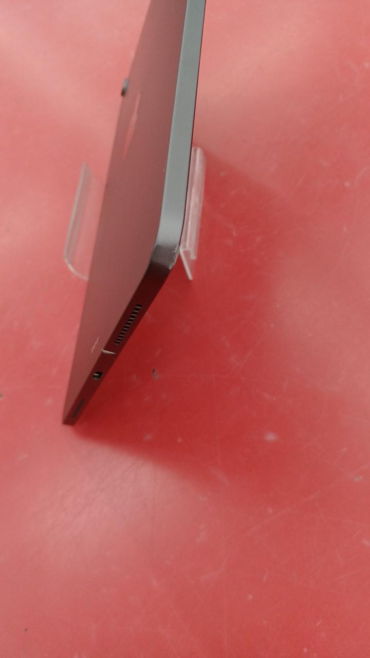 キズあります。