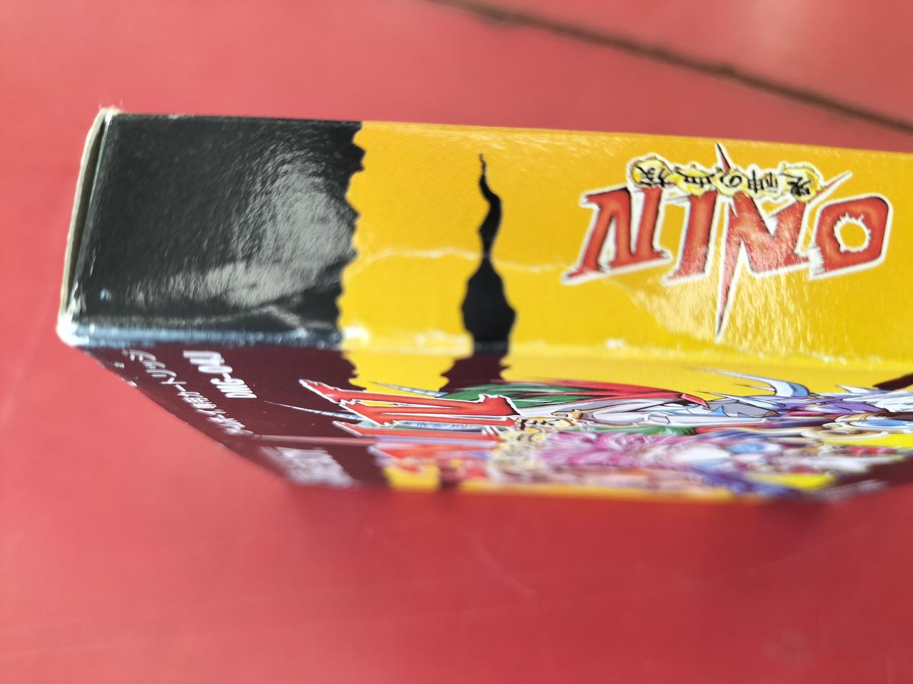 外箱側面に折れ跡あり。