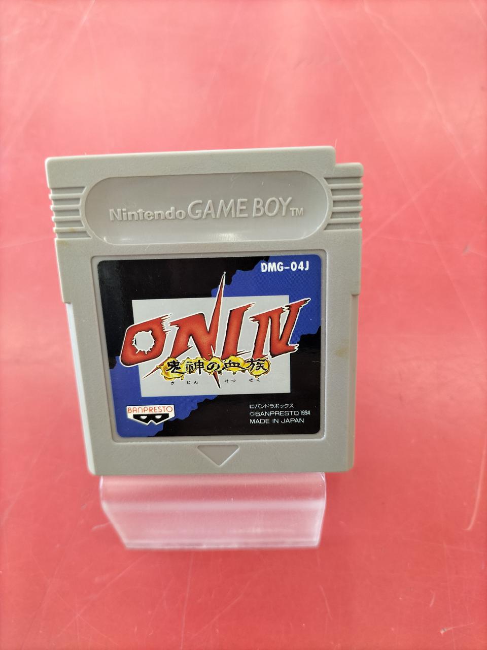 ロゴ右側にスポット汚れあります。