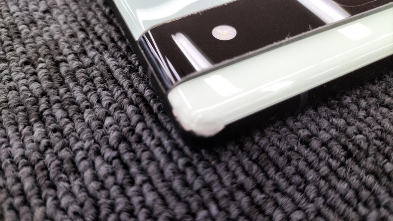 キズあります。