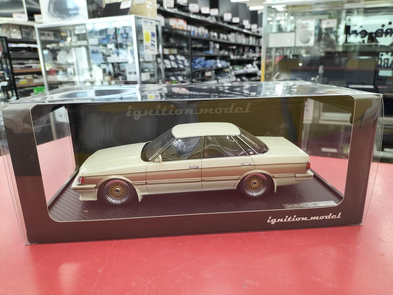 ignition model 71マークⅡシルバー ミニカー 1/43 100000001003176318_10205_001.jpg