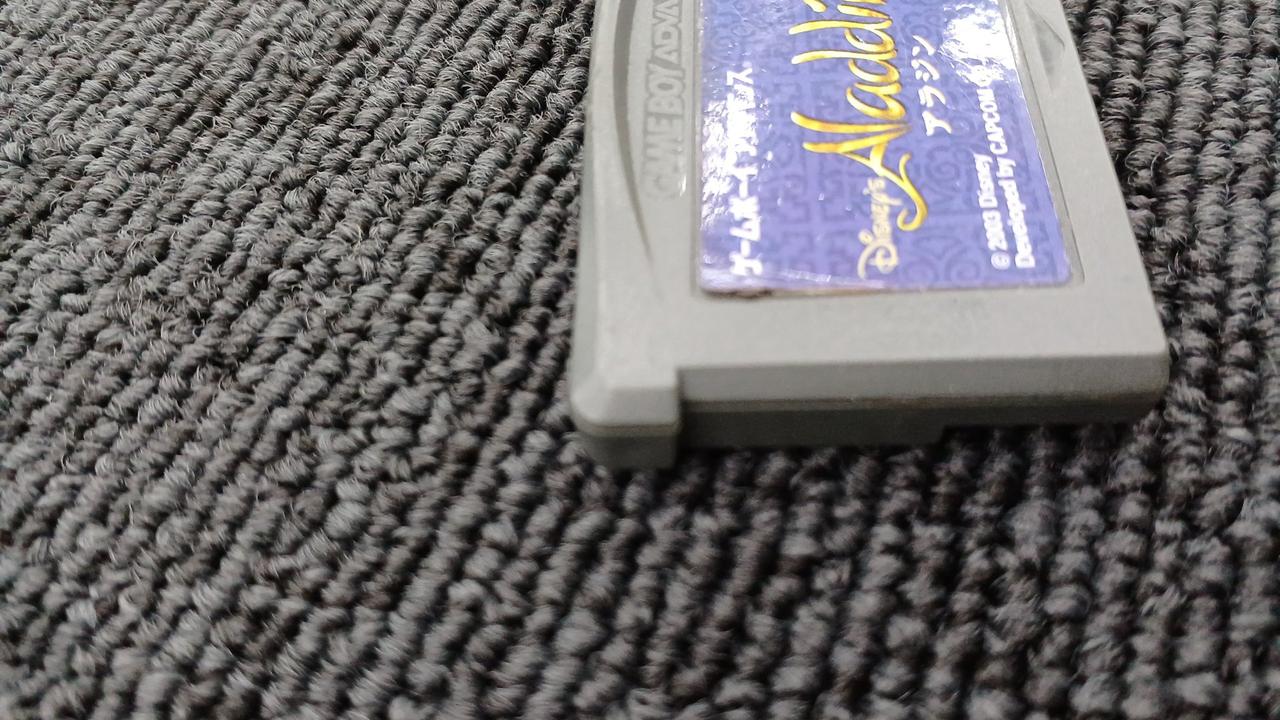 シールに浮きあります。