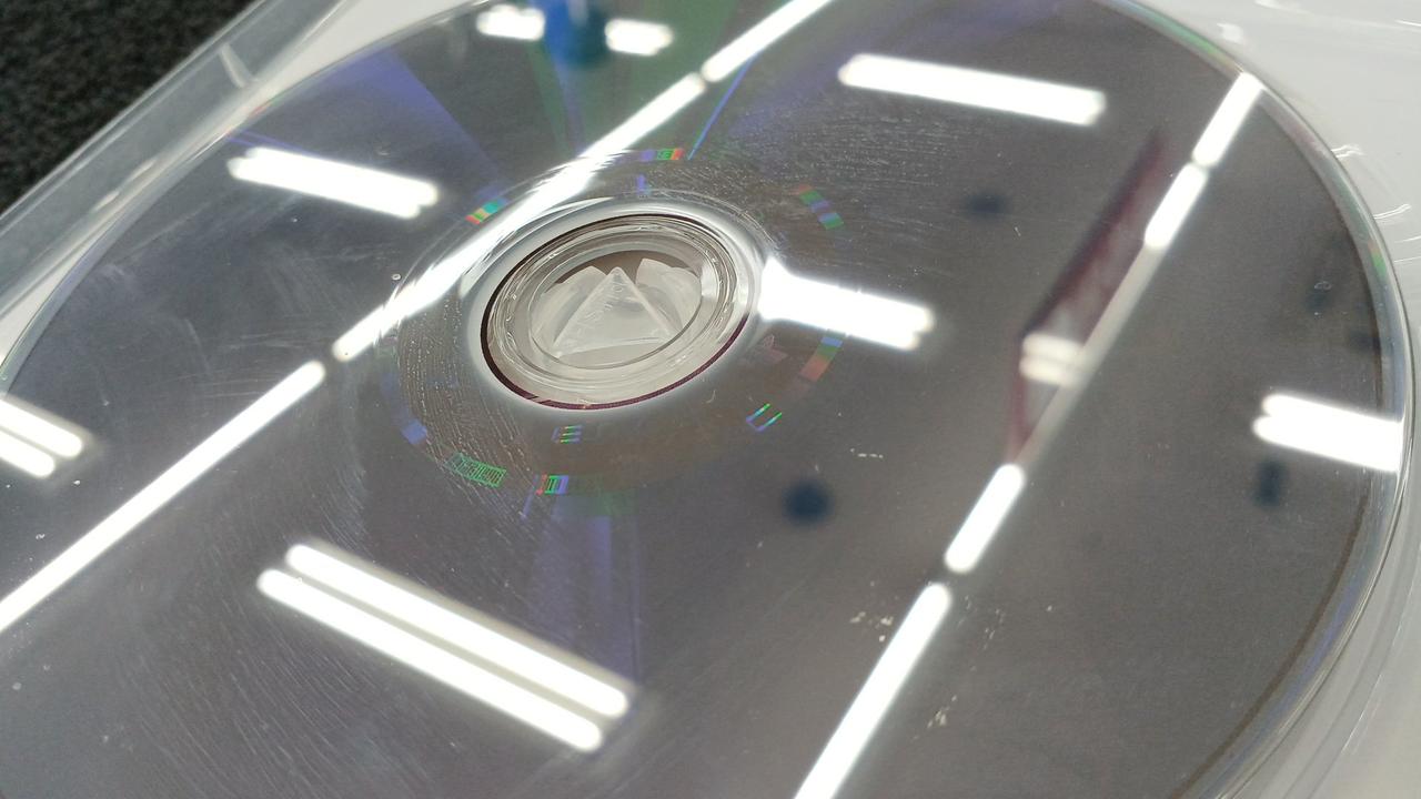 小キズあります。