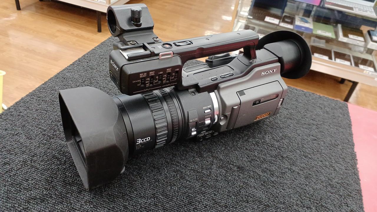 プロ向けモデル！ SONY ビデオカメラ DSR-PD1 富士通 WEB MART | デジタル4Kビデオカメラレコーダー Handycam