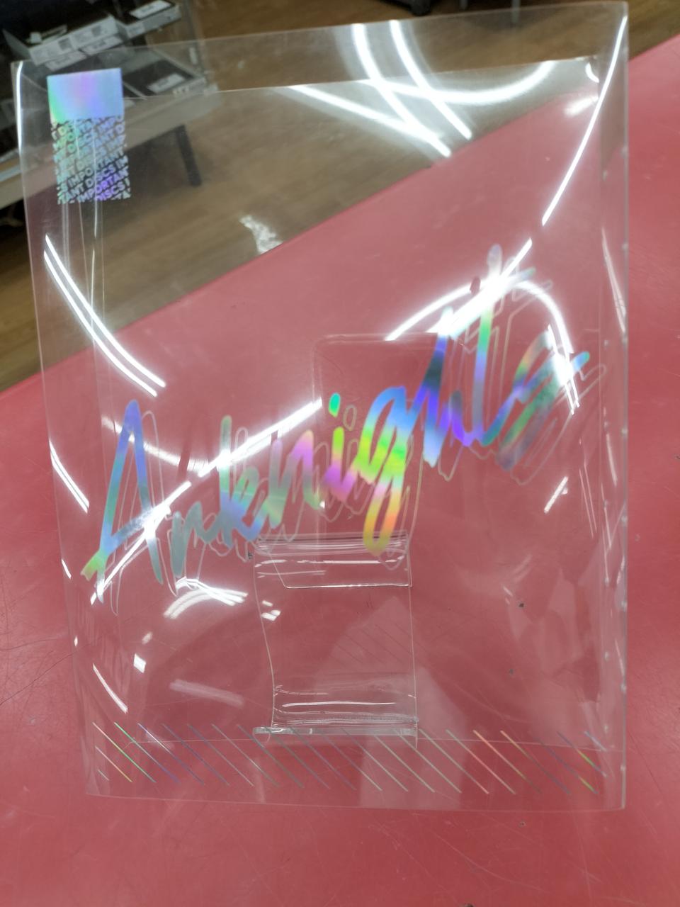 1番外側、クリアケース