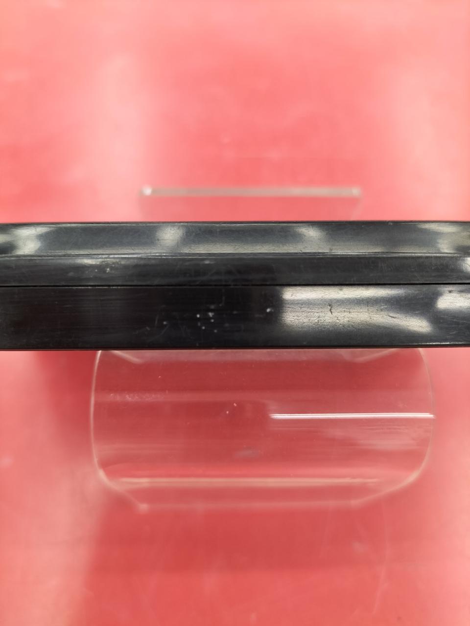 上部に白い汚れあります。