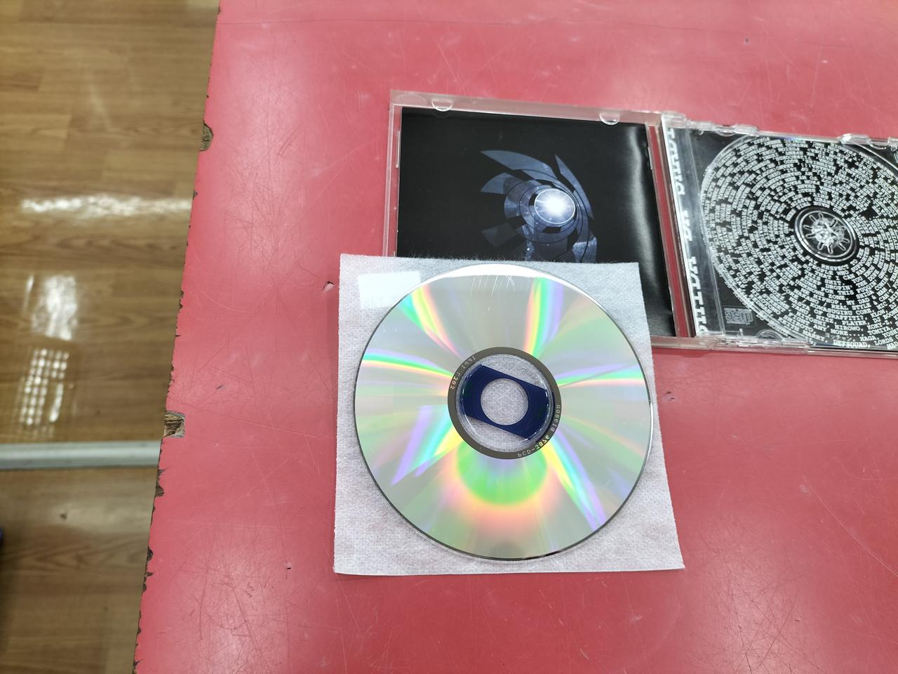 ディスク裏面12.4.5時の方向にキズ