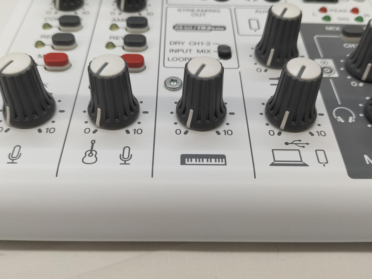 YAMAHA MM1402 アナログミキサー美品 Yamaha MM1402 Mixer W/ Phantom Power - Good Working