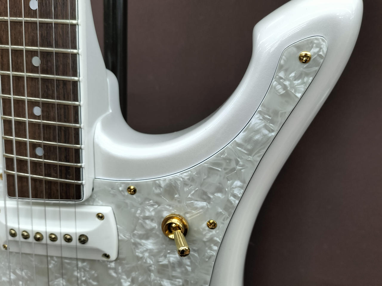 Mosrite モズライトエレキギター ホワイト ハードケース付き モズライト(MOSRITE)|エレキギター|HARDOFFオフモール（オフモ