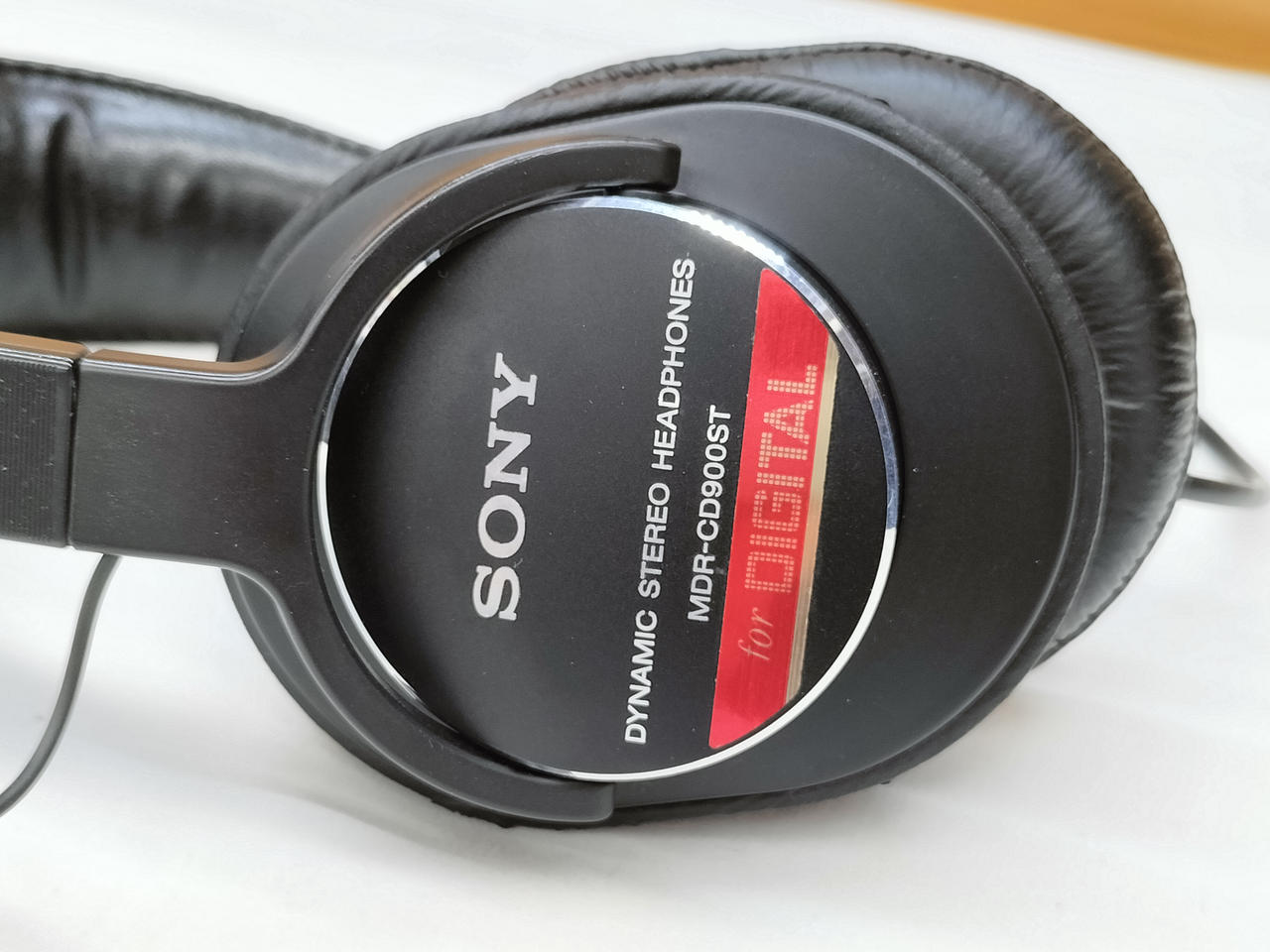 SONY MDR-CD900ST ヘッドホン 未開封 新品未開封SONY MDR-CD900ST ダイナミックステレオヘッドホン