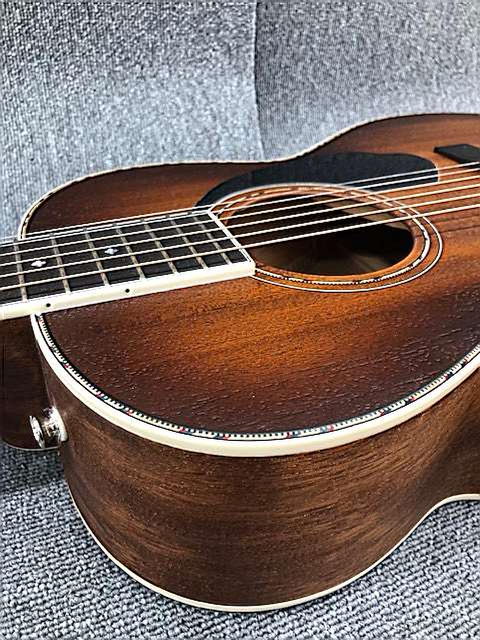フェンダー、fiestaエレアコ、ハードケース付き、稼働品 フェンダー、fiestaエレアコ、ハードケース付き、稼働品