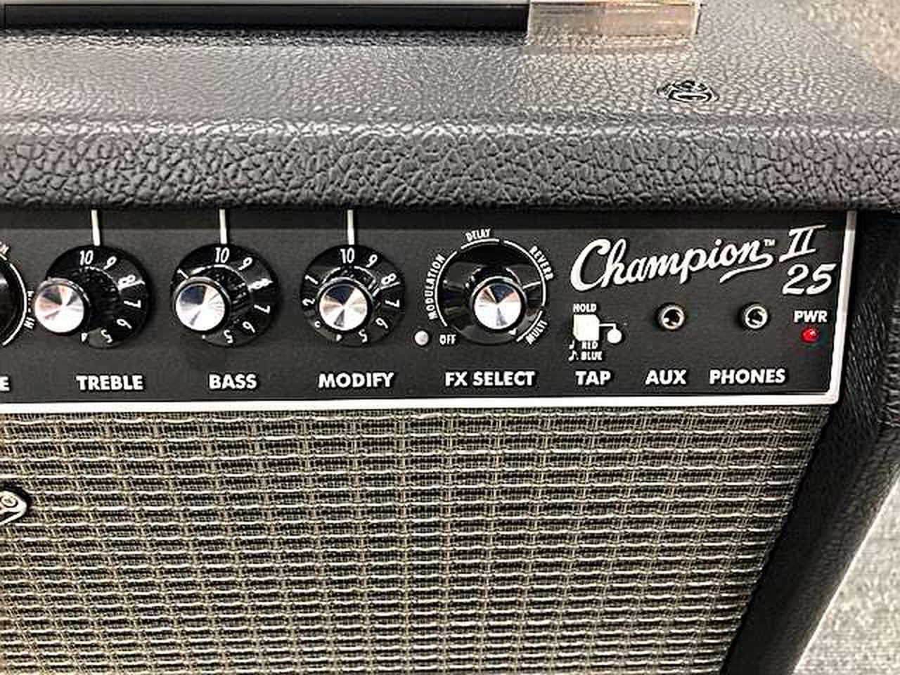 フェンダー アンプ Fender - 【名機】Fender Champ12 赤ノブ 真空管ギターアンプの