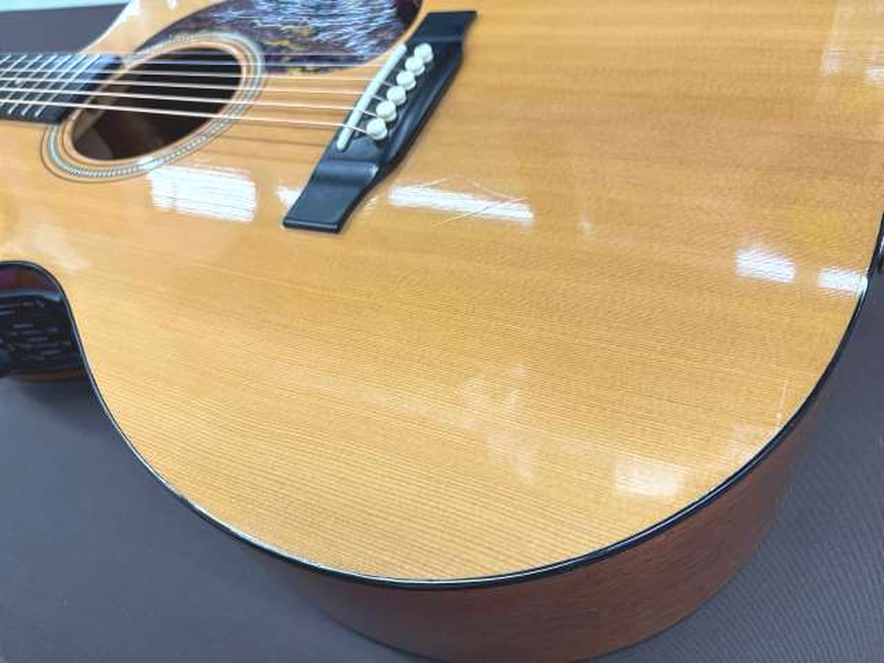 トップにキズ複数個所