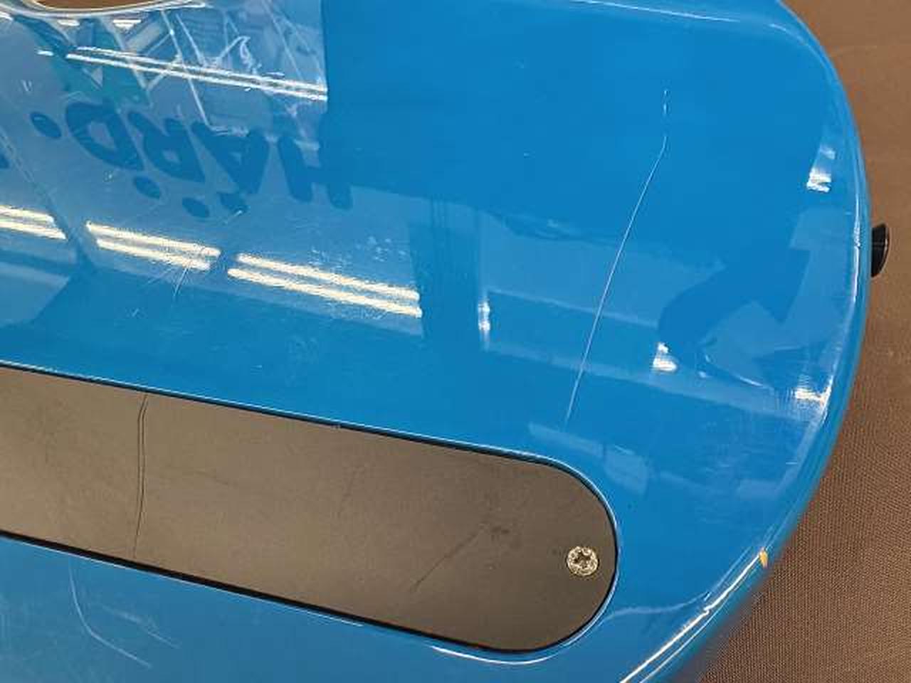 長いキズあります