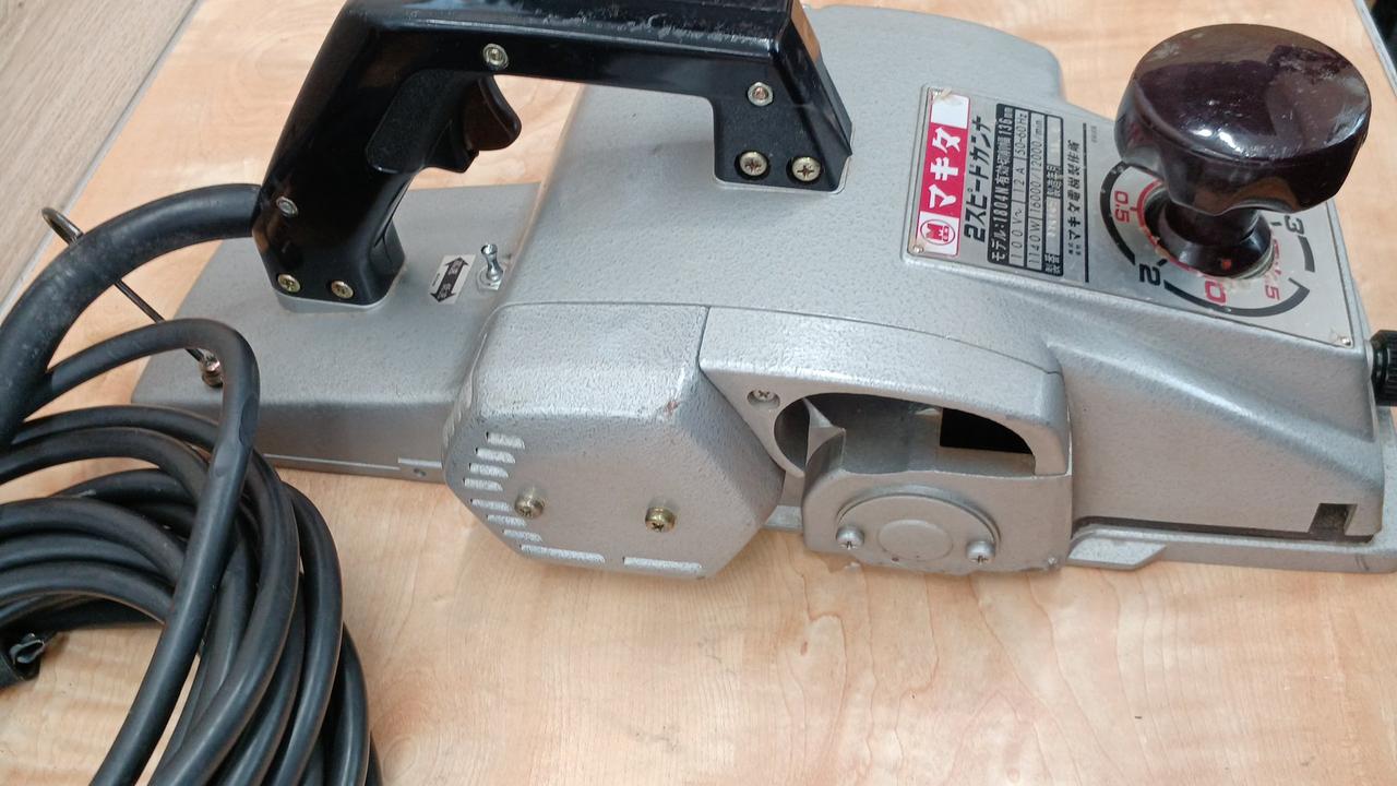 楽天市場】マキタ 136ミリ2スピードカンナ 1804Nの通販