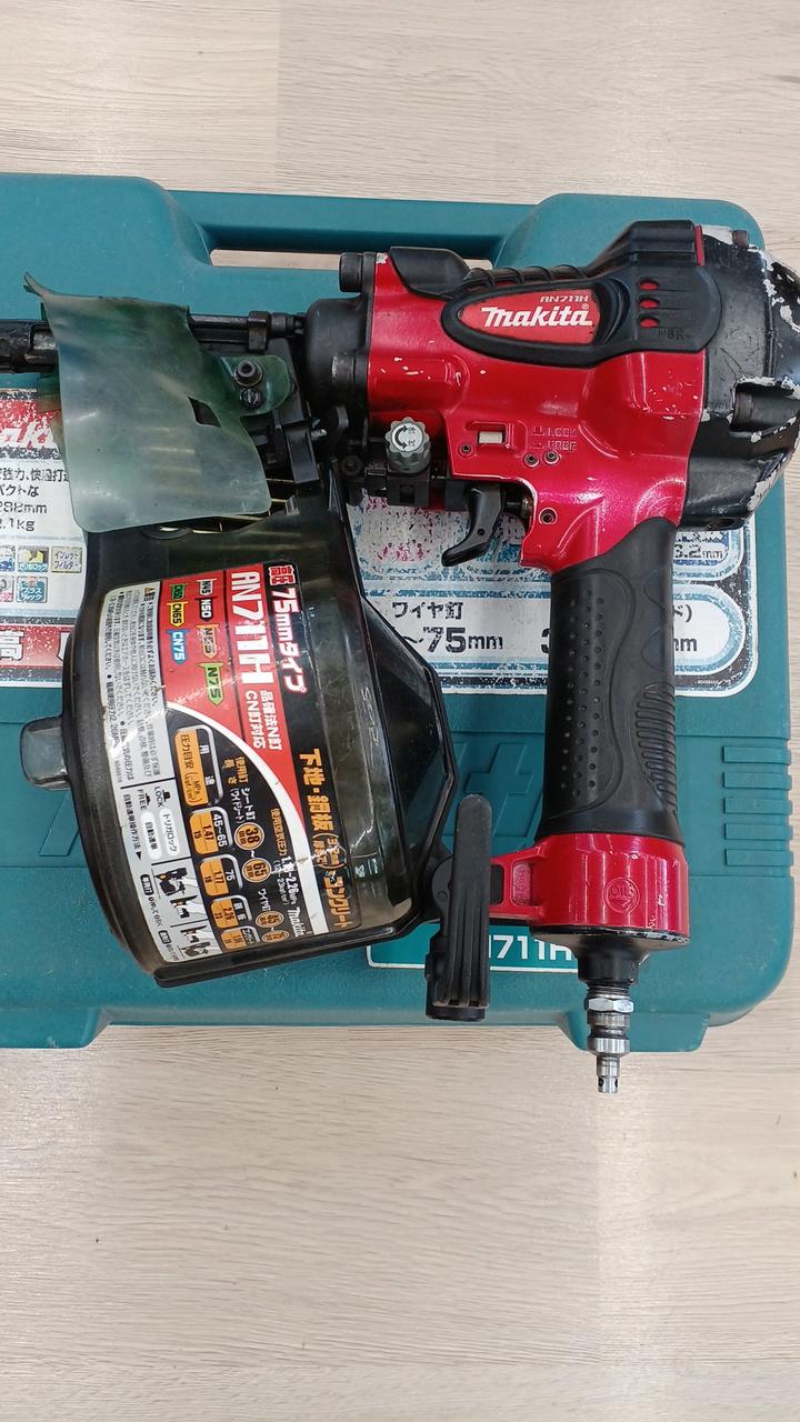 マキタの高圧エア釘打機　AN711H AN711H 高圧エア釘打 1台 マキタ 【通販モノタロウ】