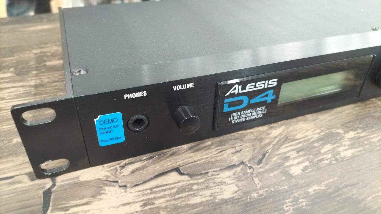 ALESIS D4 アレシス ドラム 音源モジュール 現状品　管理番号１００ ALESIS D4 アレシス ドラム 音源モジュール 現状品 管理番号100