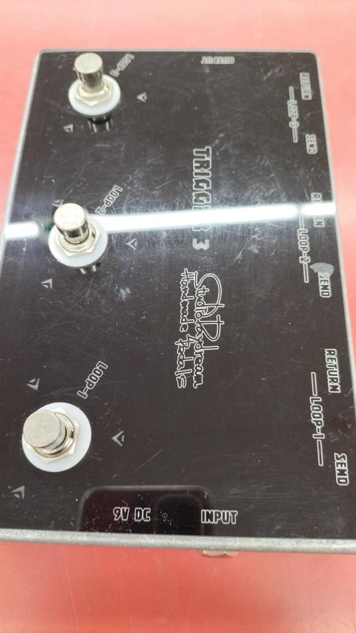 Studio Daydream TRIGGER 2 ループスイッチャー A Compact and Marvelous 2-Loop Switcher! / StudioDaydream