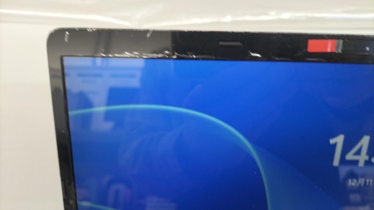 画面はフイルムで保護されています。