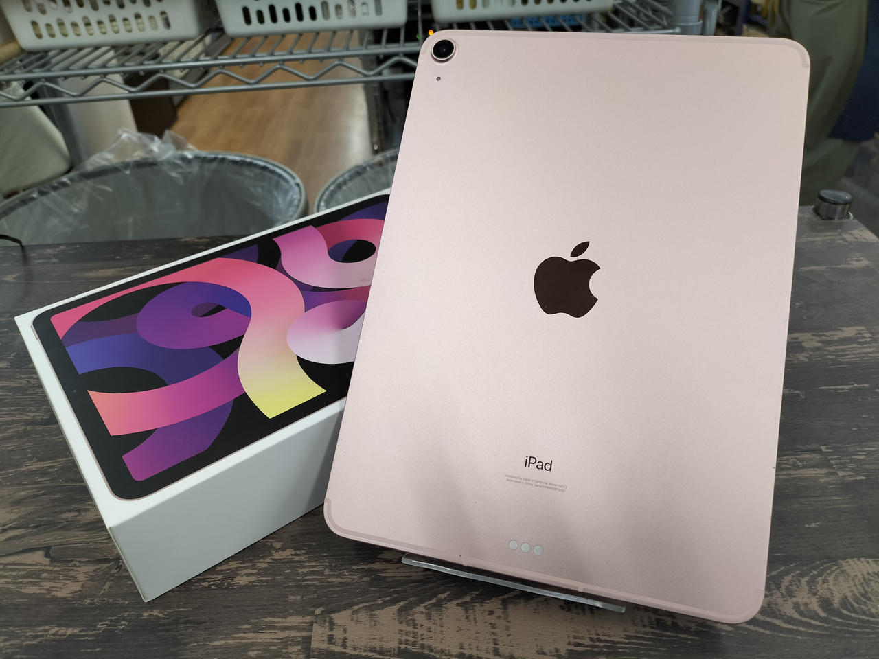 J*D様 Apple iPad グレー ひび割れあり Apple iPad グレー 画面ひび割れあり