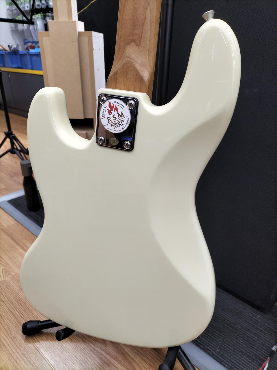 【極美品】Bacchus BJB-75 エレキベース ラッカー仕上げ BJB75 | 【クロサワ楽器店オンラインショップ】いい楽器とのいい