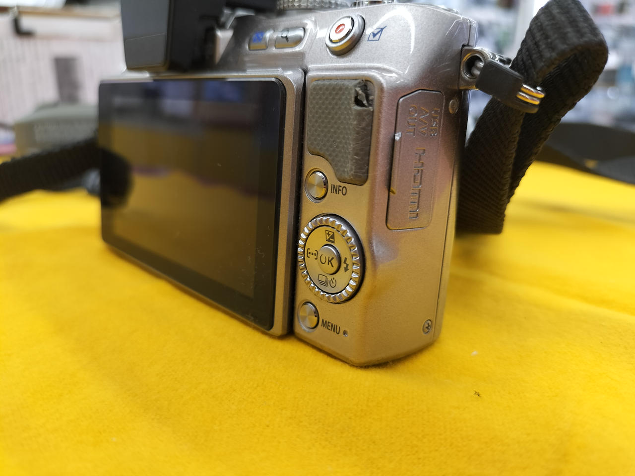 OLYMPUS ミラーレス一眼 カメラ ミラーレス一眼カメラ「OLYMPUS PEN E-P7」 EZダブルズーム
