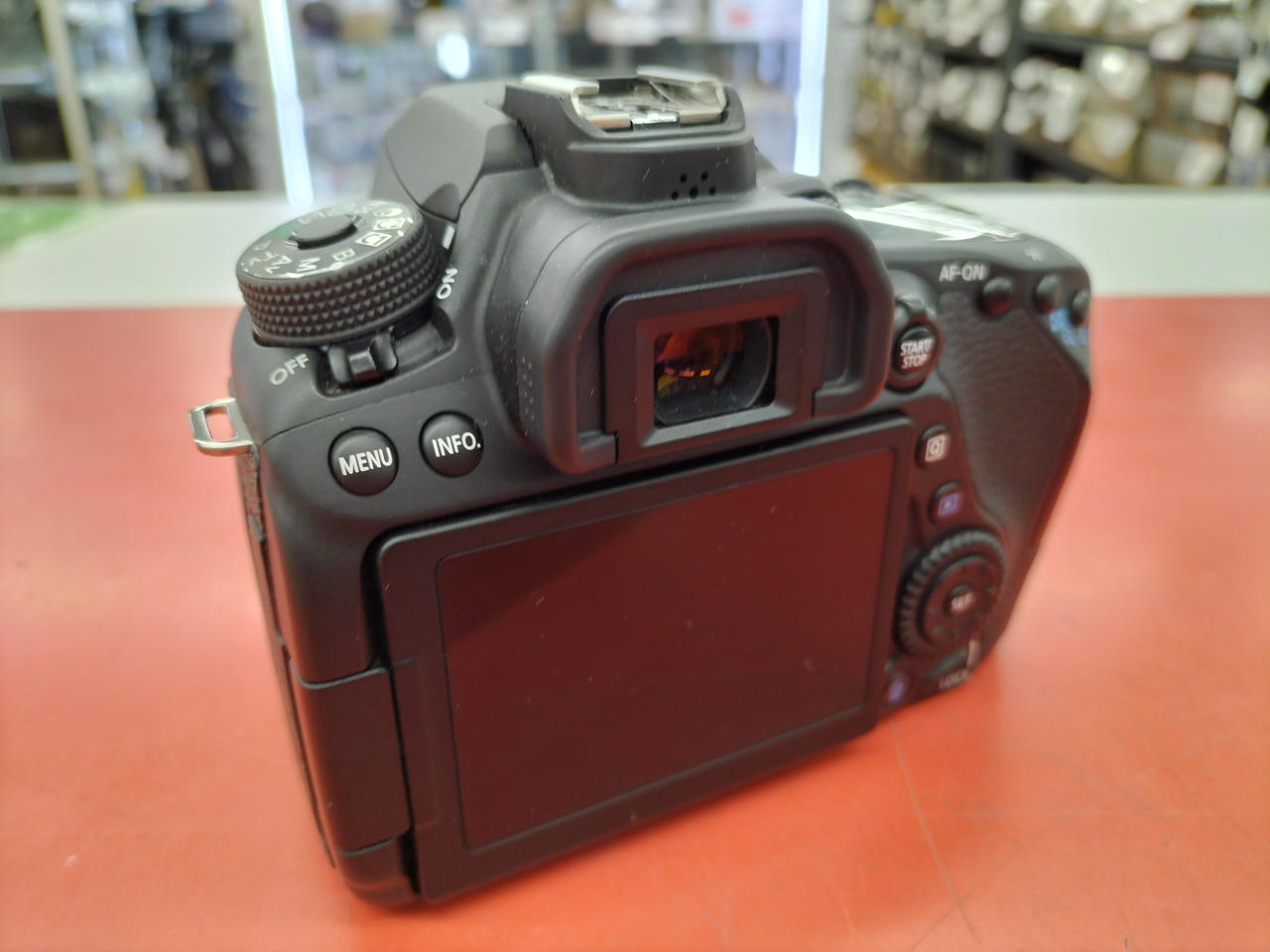 Canon キャノン デジタル一眼 EOS 80D ダブルズームキット EOS 80D 新品 CANON ダブルズームキット 保証書他店印付き