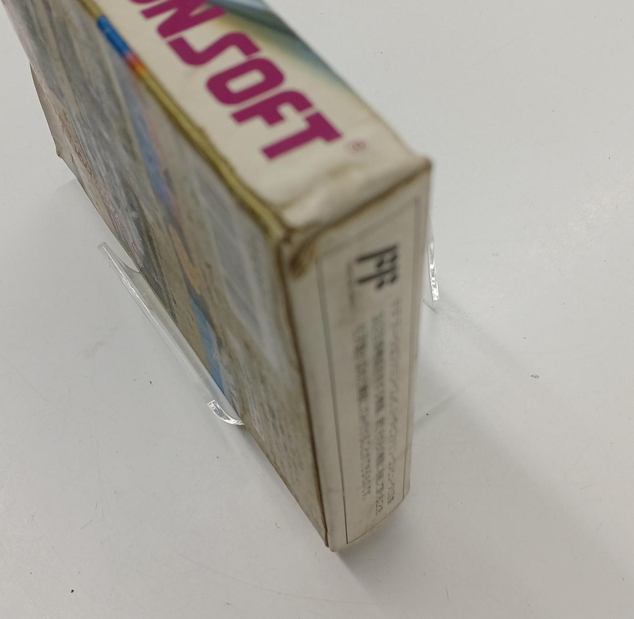 角に傷みがあります。