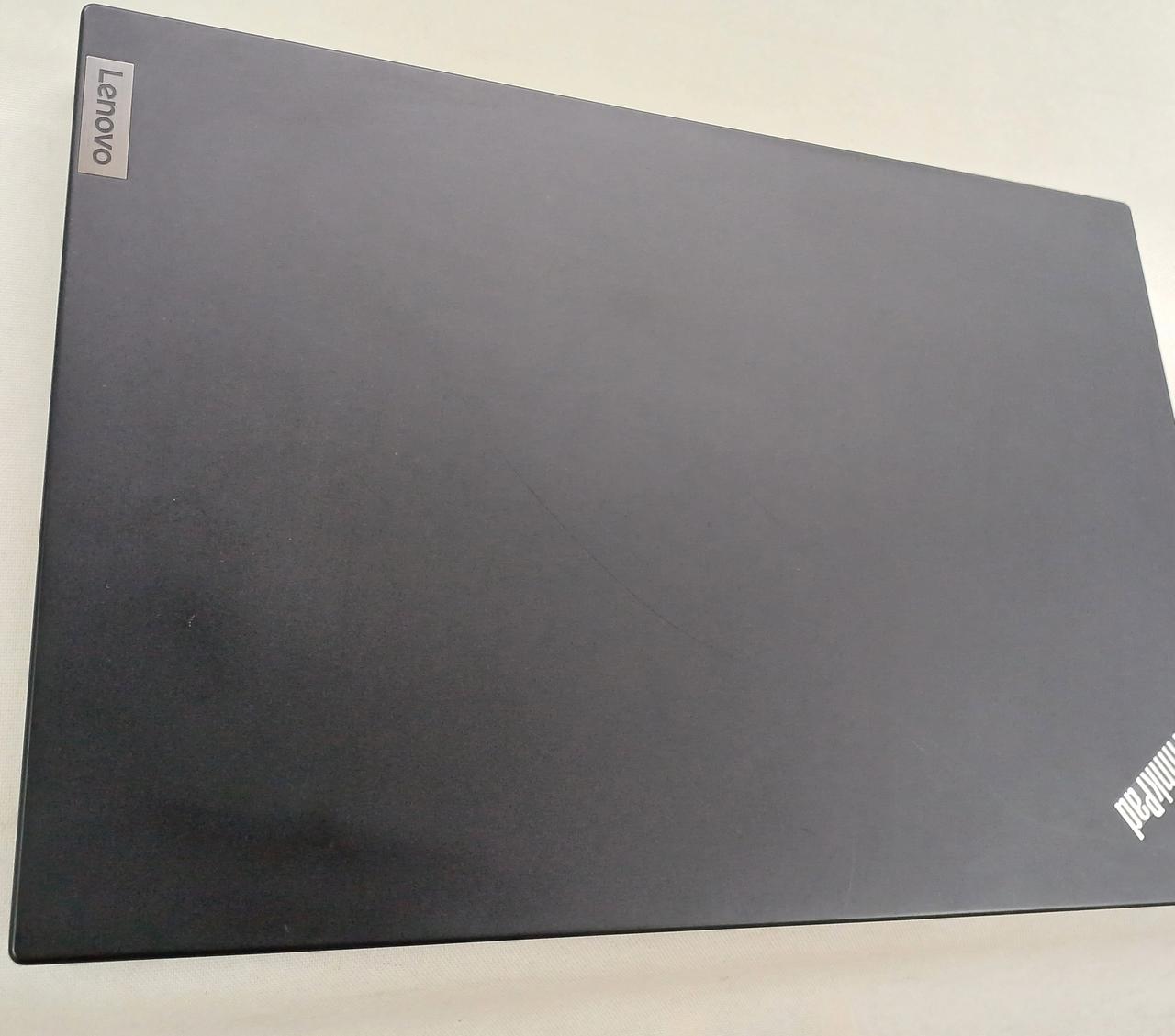 表面に細かなキズがあります