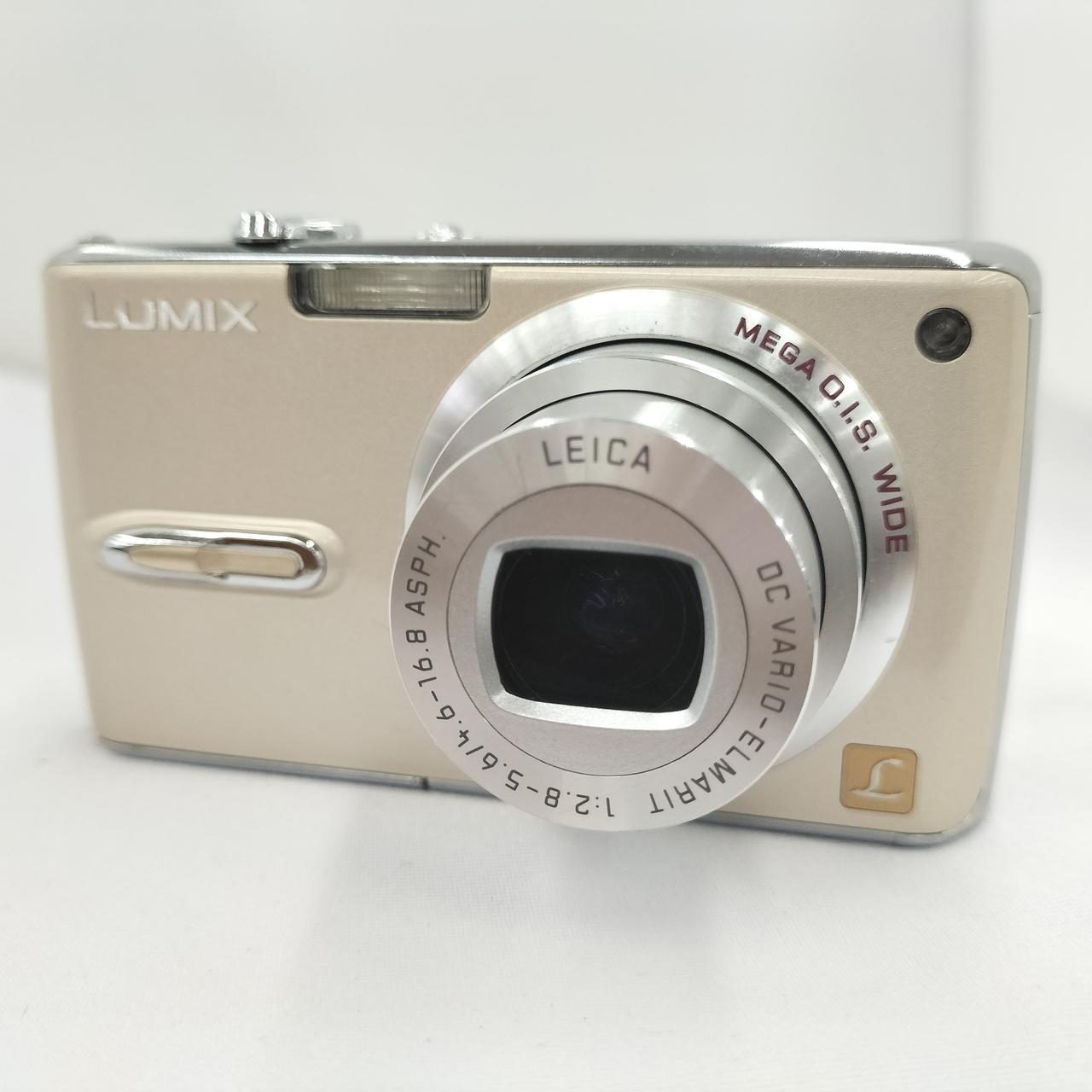 パナソニック LUMIX DMC-FX7 レトロデジカメラ　バッテリー付取説付き パナソニック LUMIX DMC-FX7 レトロデジカメラ バッテリー付取説付き